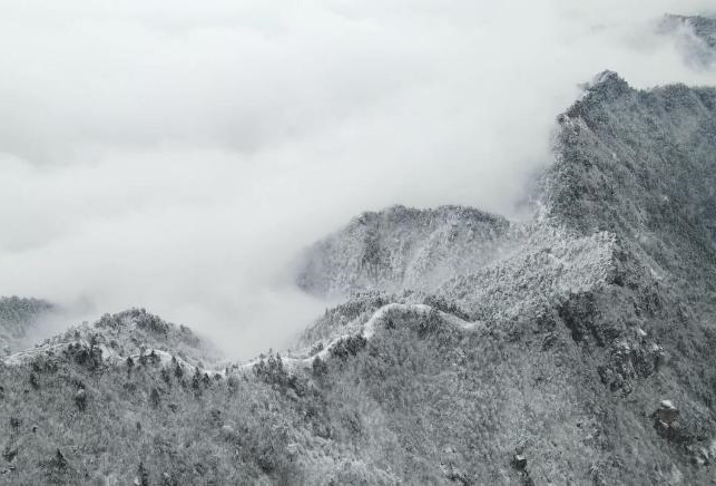 萬(wàn)佛山冬韻